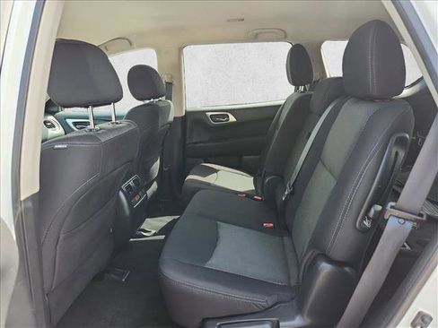 Used 2017 Nissan Pathfinder SV AWD/4WD image 10