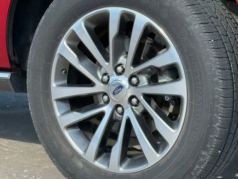 Used 2018 Ford Expedition Limited w/ Equipment Group 301A RWD image 13