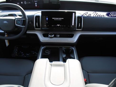 New 2026 Ford Expedition Active image 12