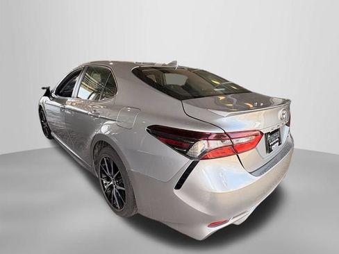 Used 2024 Toyota Camry SE FWD image 4