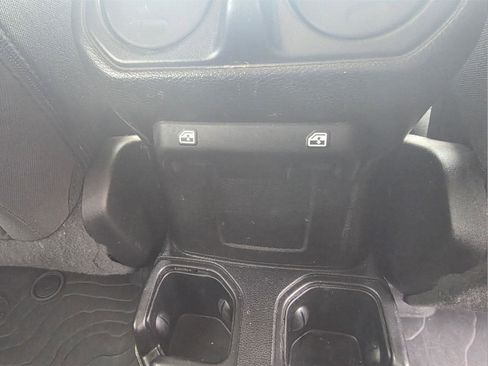 Used 2019 Jeep Wrangler Unlimited Sport S image 17