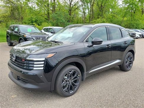 New 2025 Nissan Kicks SR w/ SR Premium Package image 2