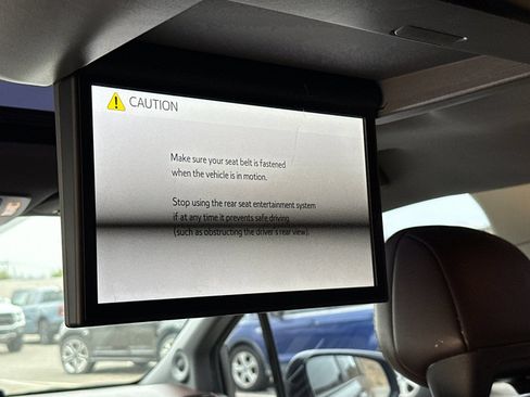 Used 2023 Toyota Sienna Platinum FWD image 20