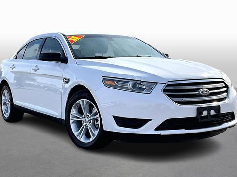 Used 2015 Ford Taurus SE image 10