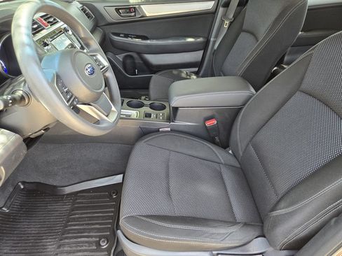 Used 2019 Subaru Outback 2.5i AWD/4WD image 9