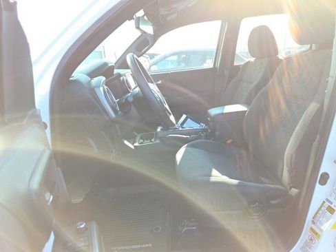 Used 2016 Toyota Tacoma 4x4 Double Cab image 6