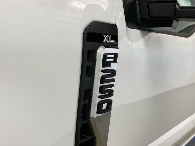 New 2026 Ford F250 XL w/ XL Chrome Package AWD/4WD image 10