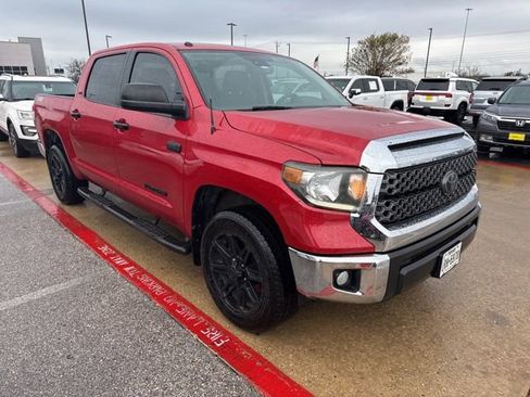 Used 2018 Toyota Tundra SR5 w/ SR5 Upgrade Package image 3