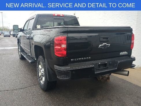 Used 2018 Chevrolet Silverado 2500 High Country w/ Duramax Plus Package AWD/4WD image 3