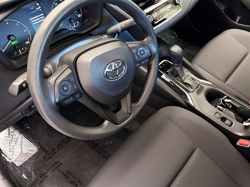 Used 2024 Toyota Corolla LE w/ LE Convenience Package FWD image 7