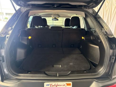 Used 2016 Jeep Cherokee Latitude FWD image 15