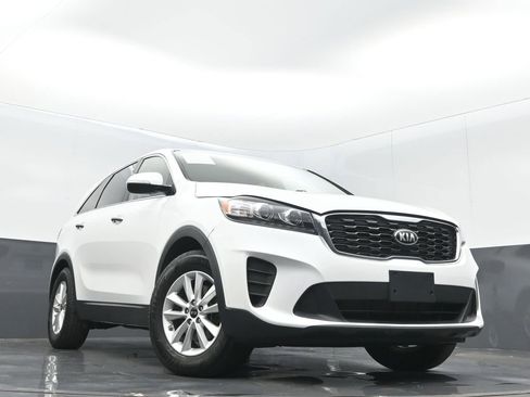 Used 2019 Kia Sorento LX FWD image 31