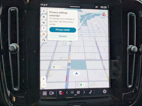 Certified 2023 Volvo XC40 Recharge Plus image 19