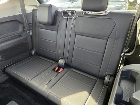 Used 2021 Volkswagen Tiguan SEL w/ 3rd Row Seat Package image 12