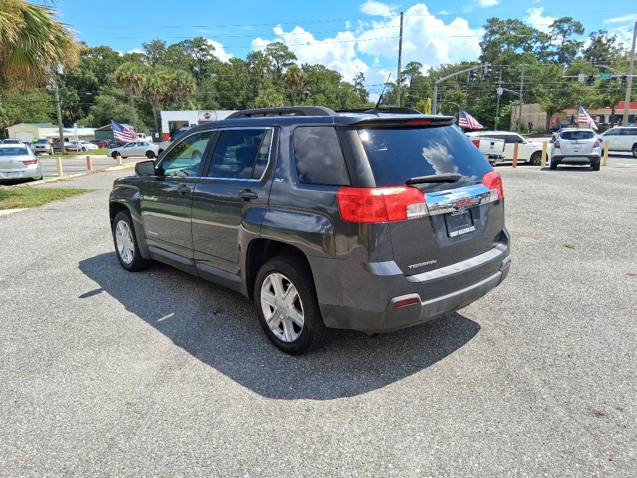 Used 2011 GMC Terrain SLT FWD image 2