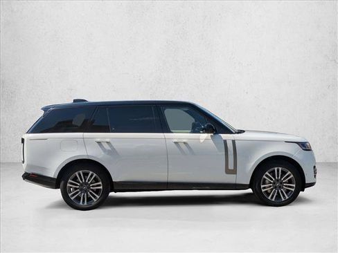 Used 2025 Land Rover Range Rover Long Wheelbase SE AWD/4WD image 4