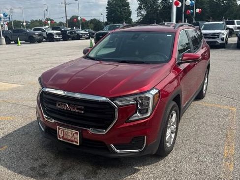 Used 2022 GMC Terrain SLE w/ Driver Convenience Package FWD image 3