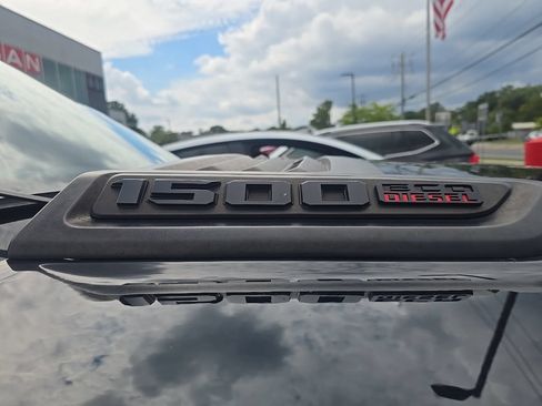 Used 2023 RAM 1500 Laramie AWD/4WD image 5