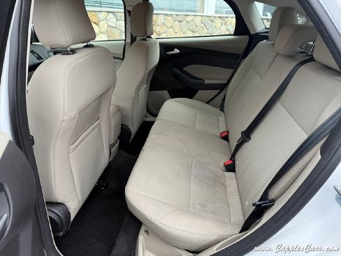 Used 2017 Ford Focus SE FWD image 7