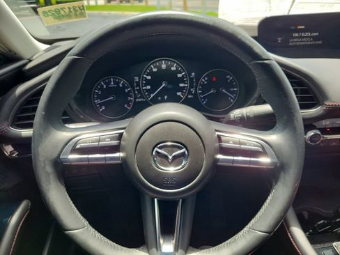 Used 2022 MAZDA MAZDA3 s FWD image 19