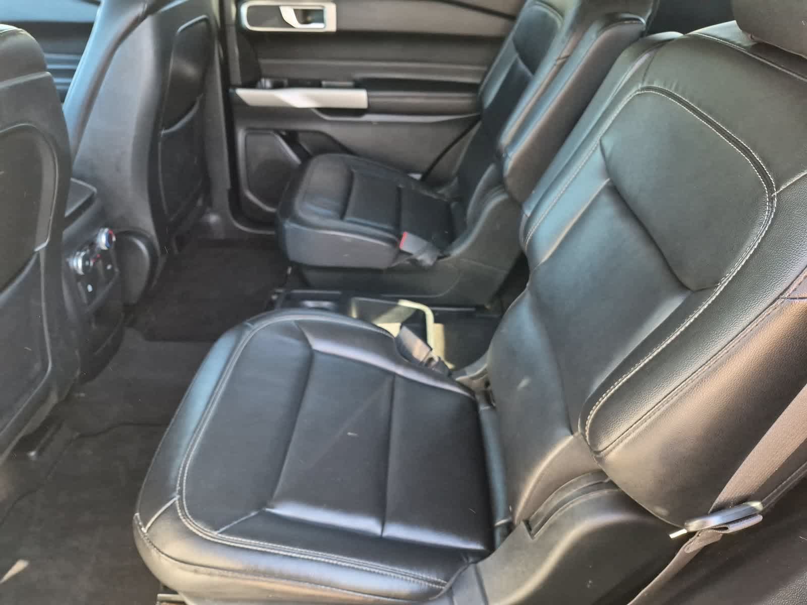 Used 2020 Ford Explorer XLT w/ Equipment Group 202A AWD/4WD image 19