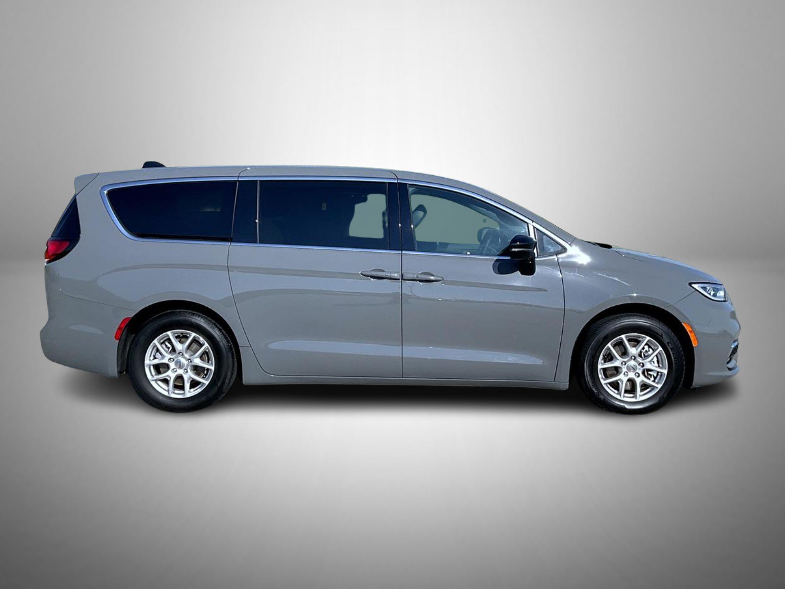 Used 2025 Chrysler Pacifica Select FWD image 4