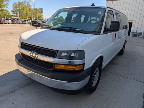 Used 2018 Chevrolet Express 3500 LT w/ LT Preferred Equipment Group RWD image 20