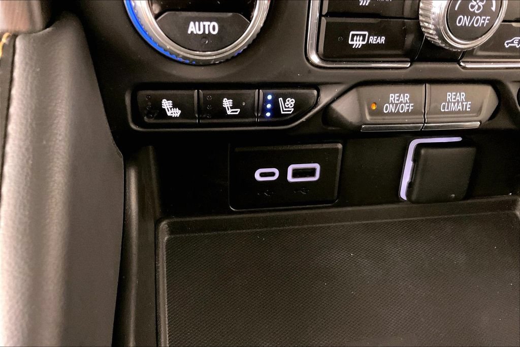 Certified 2023 GMC Yukon AT4 w/ Technology Package AWD/4WD image 15