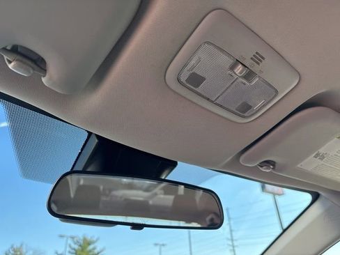 Used 2019 Toyota Corolla L image 18