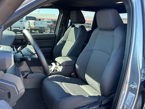 Used 2025 Toyota Tacoma SR image 7