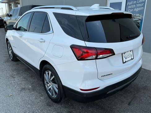 Used 2023 Chevrolet Equinox Premier AWD/4WD image 2