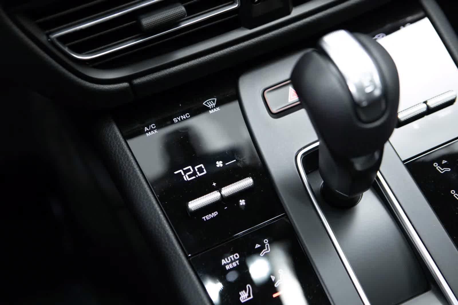 Certified 2026 Porsche Macan AWD/4WD image 28
