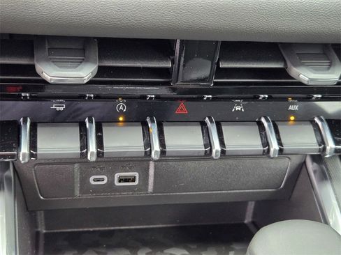 New 2026 GMC Canyon Elevation w/ Technology Package image 17