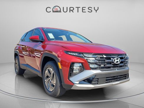 New 2026 Hyundai Tucson Blue SE image 4