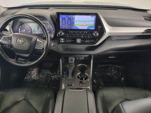 Used 2021 Toyota Highlander Platinum image 19