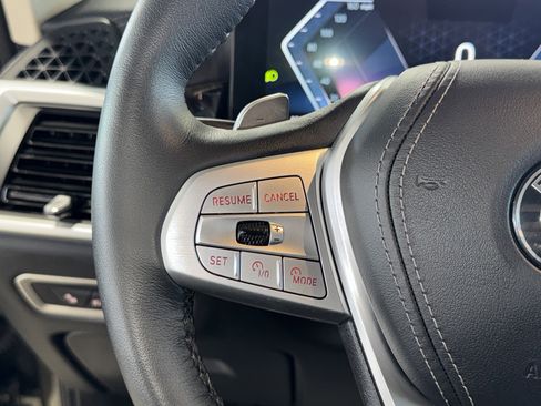 Certified 2025 BMW X7 xDrive40i w/ Premium Package image 23