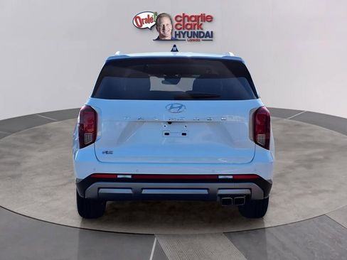 Used 2025 Hyundai Palisade SEL FWD image 4