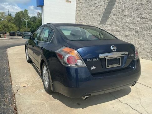 Used 2010 Nissan Altima 2.5 SL w/ SL Pkg FWD image 6