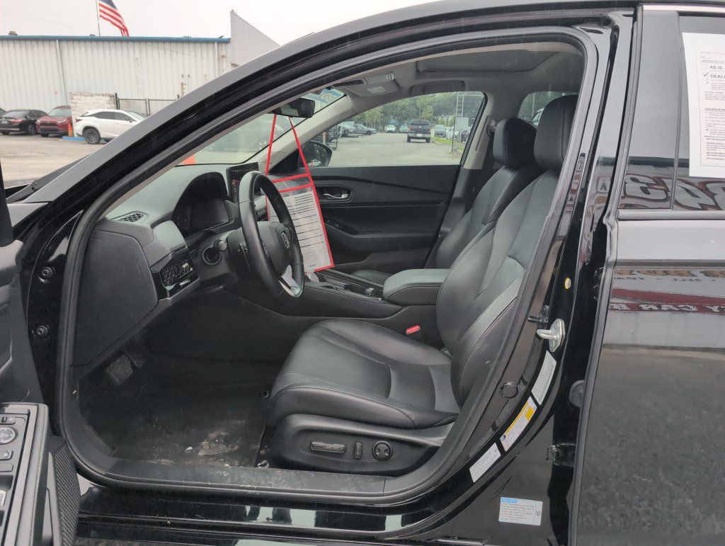 Used 2023 Honda Accord Touring image 10