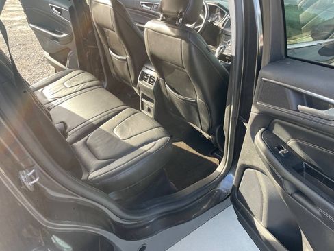 Used 2017 Ford Edge Titanium FWD image 28