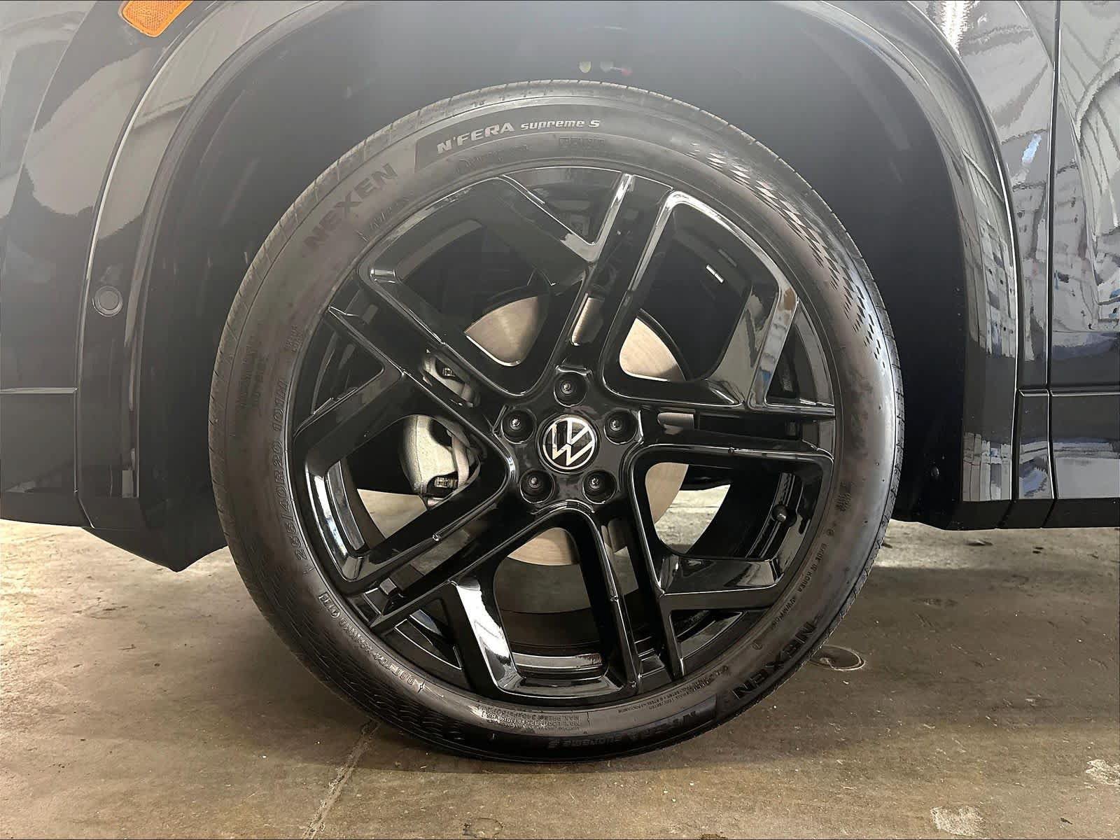 New 2026 Volkswagen Tiguan SE R-Line AWD/4WD image 12