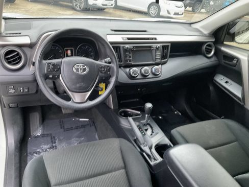 Used 2018 Toyota RAV4 LE image 12