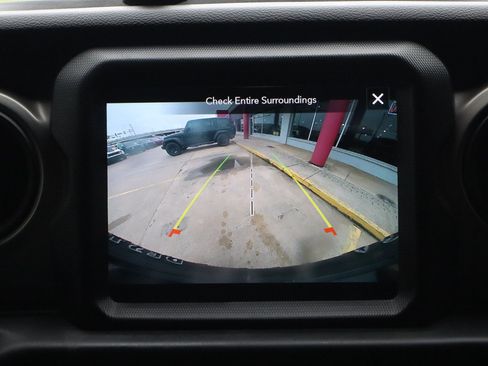 Used 2021 Jeep Wrangler Unlimited Sport AWD/4WD image 12