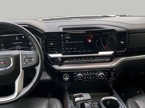 Used 2023 GMC Sierra 1500 SLT AWD/4WD image 6