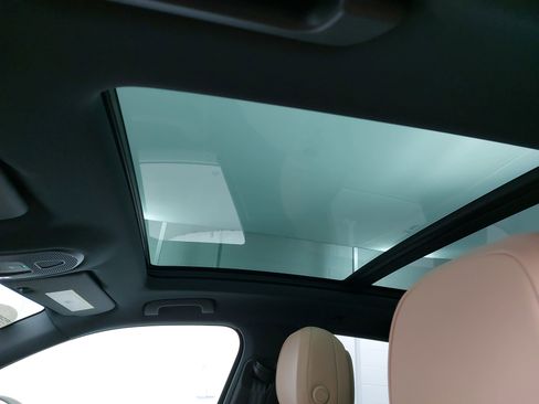 Certified 2025 Porsche Cayenne S image 31