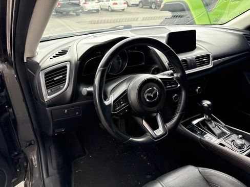 Used 2018 MAZDA MAZDA3 Grand Touring FWD image 11