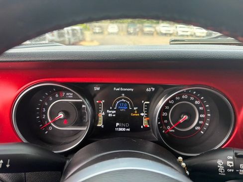Used 2019 Jeep Wrangler Unlimited Rubicon AWD/4WD image 9
