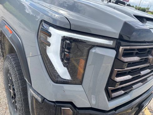 Used 2024 GMC Sierra 2500 AT4X AWD/4WD image 28