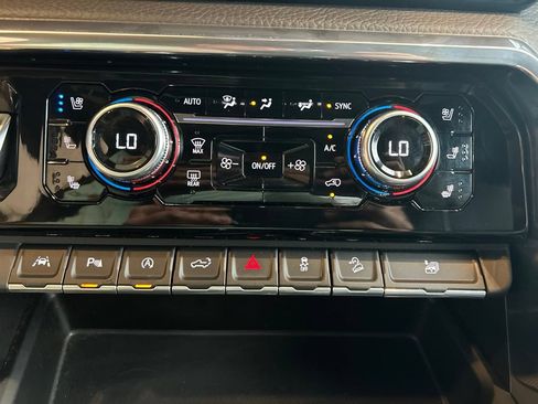 Used 2023 GMC Sierra 1500 Denali AWD/4WD image 18
