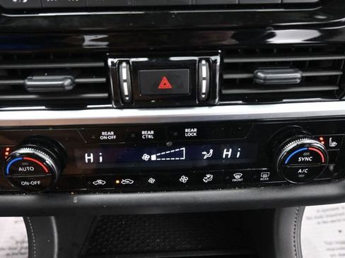 Used 2025 Nissan Pathfinder SV AWD/4WD image 16